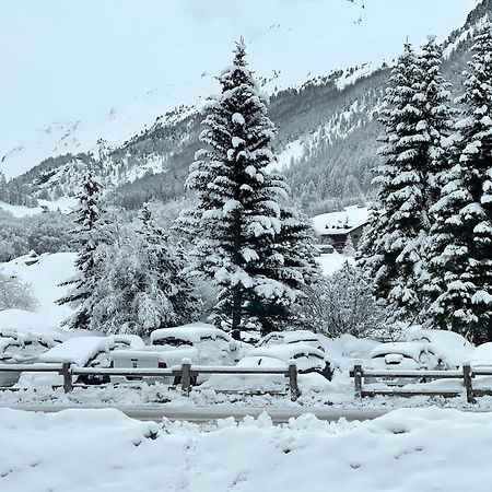 Les Barmettes Appart Renove Avec Vue, Parking Et Skis Aux Pieds Val-dʼIsère Екстериор снимка