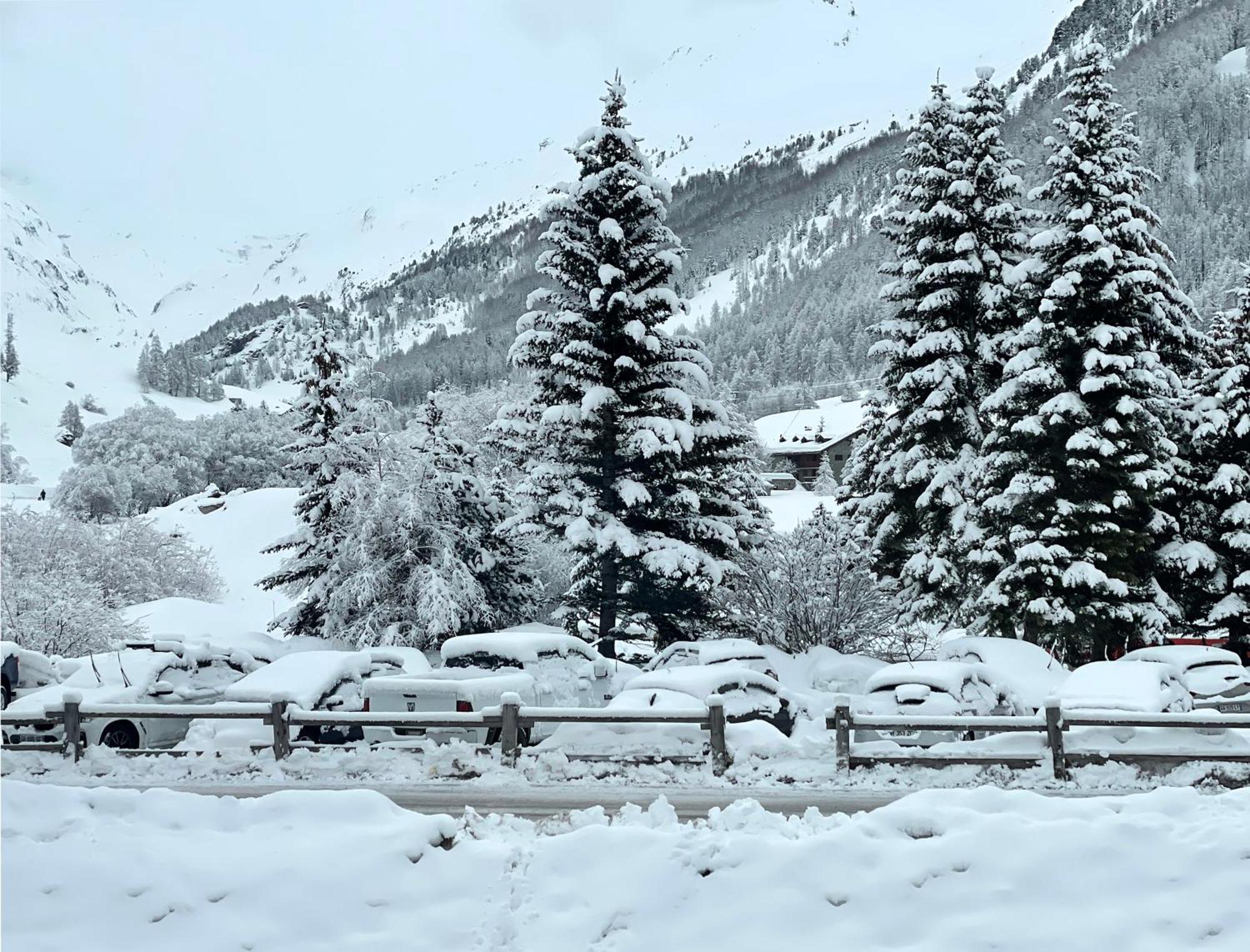 Les Barmettes Appart Renove Avec Vue, Parking Et Skis Aux Pieds Val-dʼIsère Екстериор снимка